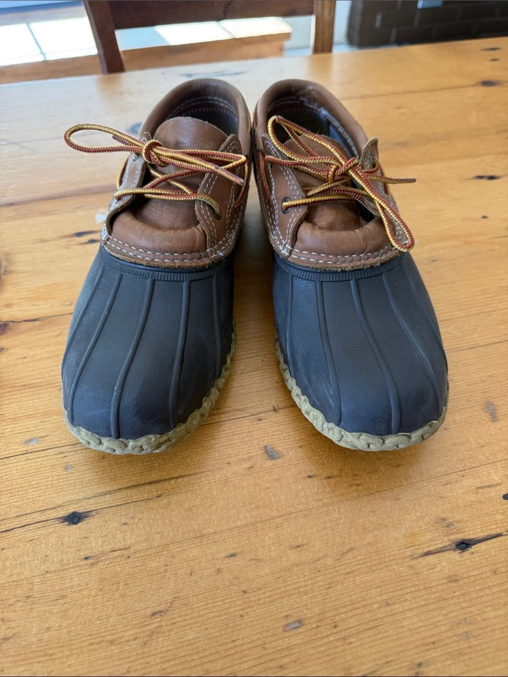 Low top lace up bean boots